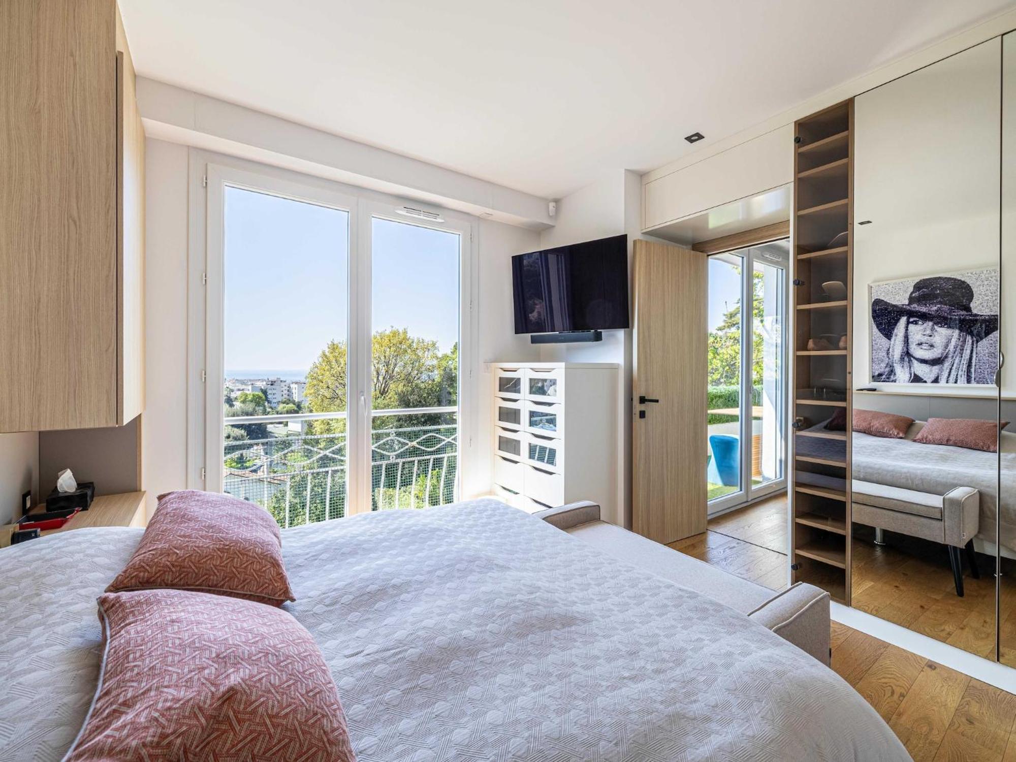 Modern Flat With Sea View - Ac- 2br- 4p - Apartment